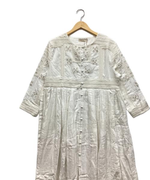 munmun.（ー）munmun. (ー) 長袖ワンピース ホワイト サイズ:FreeSize 未使用品の古着・服飾アイテム