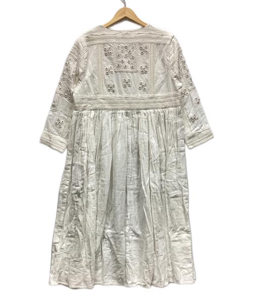 munmun.（ー）munmun. (ー) 長袖ワンピース ホワイト サイズ:FreeSize 未使用品の古着・服飾アイテム