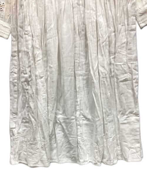 munmun.（ー）munmun. (ー) 長袖ワンピース ホワイト サイズ:FreeSize 未使用品の古着・服飾アイテム