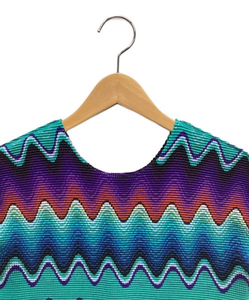 me ISSEY MIYAKE（ミーイッセイ ミヤケ）me ISSEY MIYAKE (ミーイッセイ ミヤケ) ノースリーブカットソー ネイビー×ブルー サイズ:表記なしの古着・服飾アイテム