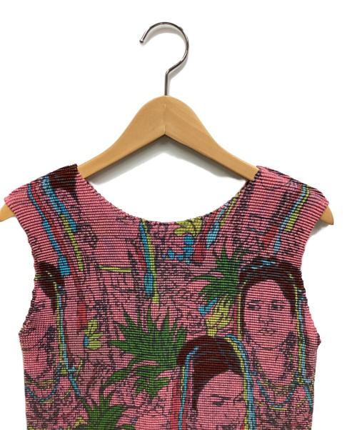 me ISSEY MIYAKE（ミーイッセイ ミヤケ）me ISSEY MIYAKE (ミーイッセイ ミヤケ) ノースリーブカットソー ピンク サイズ:表記なしの古着・服飾アイテム