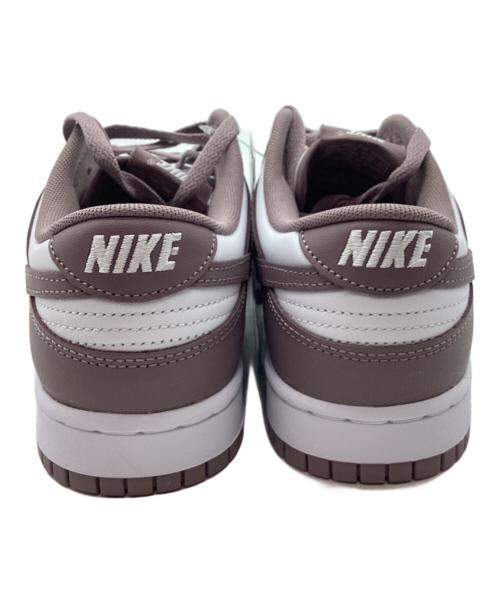 NIKE（ナイキ）NIKE (ナイキ) スニーカー ホワイト×パープル サイズ:27 未使用品の古着・服飾アイテム