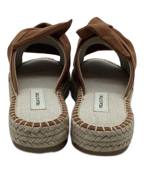 FREAK'S STORE（フリークスストア）FREAK'S STORE (フリークストア) サンダル ブラウン サイズ:36 未使用品の古着・服飾アイテム