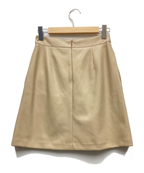 BLUE LABEL CRESTBRIDGE（ブルーレーベルクレストブリッジ）BLUE LABEL CRESTBRIDGE (ブルーレーベルクレストブリッジ) フェイクレザースカート ベージュ サイズ:38 未使用品の古着・服飾アイテム