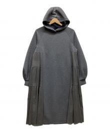 BLUE LABEL CRESTBRIDGE（ブルーレーベルクレストブリッジ）の古着「バックチュールポンチドレス」｜グレー