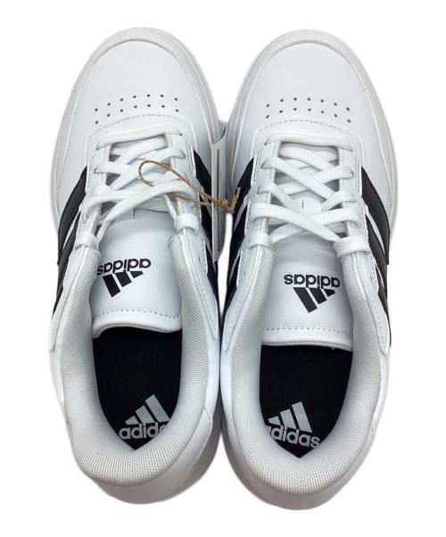 adidas（アディダス）adidas (アディダス) スニーカー ホワイト サイズ:27 未使用品の古着・服飾アイテム