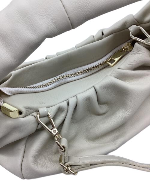 AULENTTI（オウレンティ）AULENTTI (オウレンティ) 2WAYバッグ アイボリーの古着・服飾アイテム