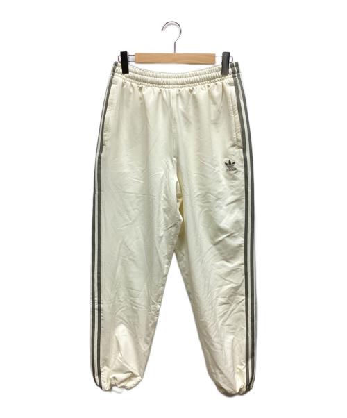 adidas（アディダス）adidas (アディダス) トラックパンツ クリーム サイズ:L 未使用品の古着・服飾アイテム