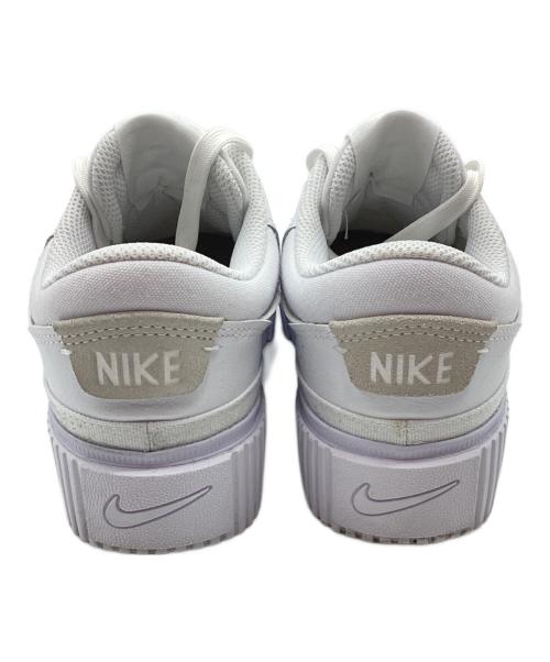 NIKE（ナイキ）NIKE (ナイキ) スニーカー ホワイト サイズ:22の古着・服飾アイテム