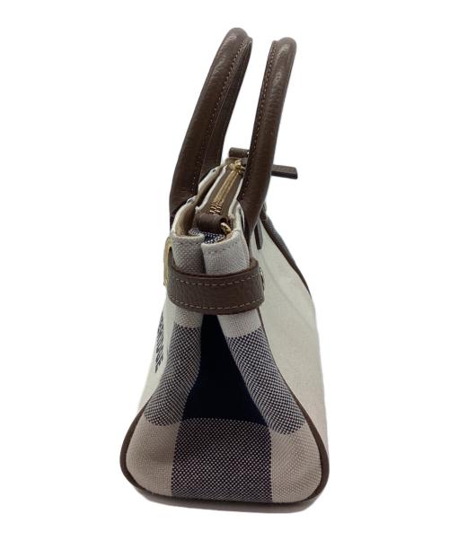 BLUE LABEL CRESTBRIDGE（ブルーレーベルクレストブリッジ）BLUE LABEL CRESTBRIDGE (ブルーレーベルクレストブリッジ) ロゴプリントハトメトート アイボリーの古着・服飾アイテム