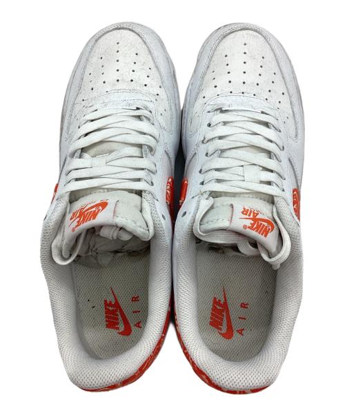 NIKE（ナイキ）NIKE (ナイキ) スニーカー ホワイト×オレンジ サイズ:28の古着・服飾アイテム