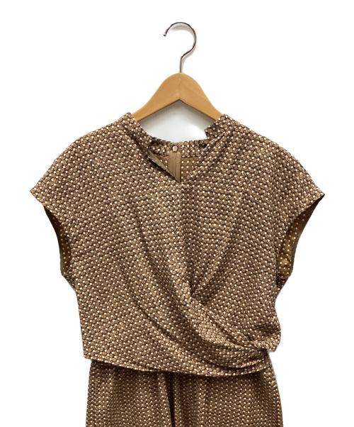 23区（ニジュウサンク）23区 (ニジュウサンク) ノースリーブワンピース ライトブラウン サイズ:38 未使用品の古着・服飾アイテム