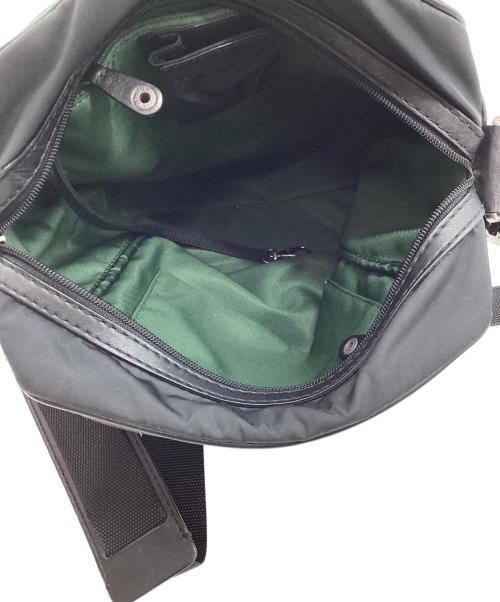 LACOSTE（ラコステ）LACOSTE (ラコステ) ショルダーバッグ ブラックの古着・服飾アイテム