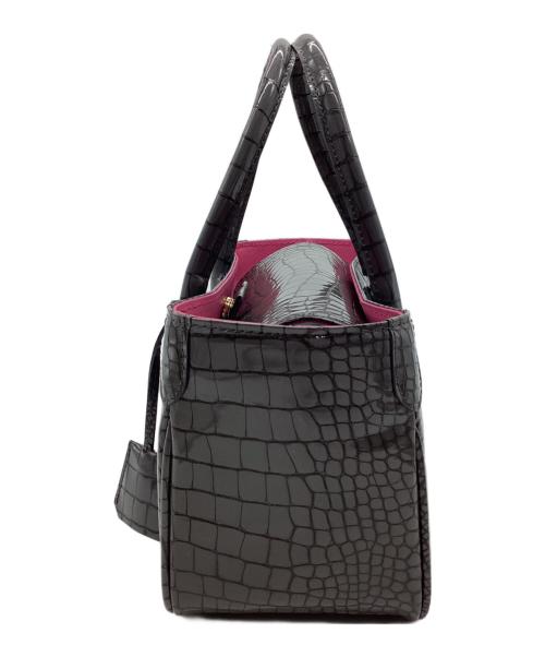 A.D.M.J.（エーディーエムジェイ）A.D.M.J. (エーディーエムジェイ) 型押しクロコハンドバッグ グレーの古着・服飾アイテム