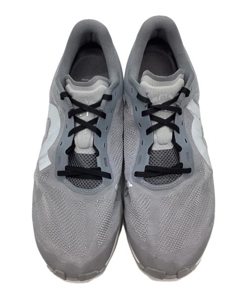 on（オン）on (オン) スニーカー グレー サイズ:28の古着・服飾アイテム