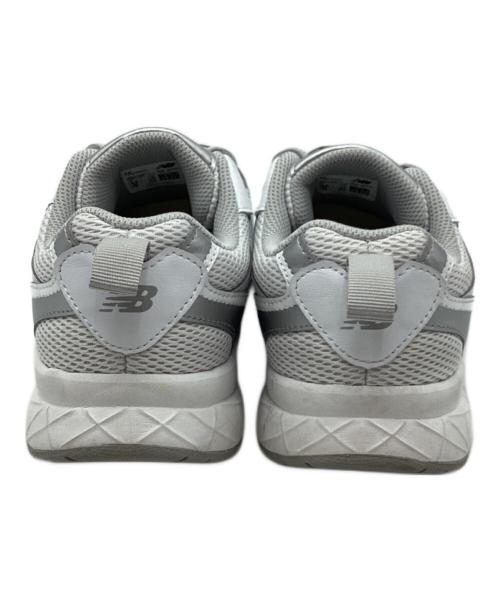 NEW BALANCE（ニューバランス）NEW BALANCE (ニューバランス) スニーカー ホワイト×シルバー サイズ:25の古着・服飾アイテム