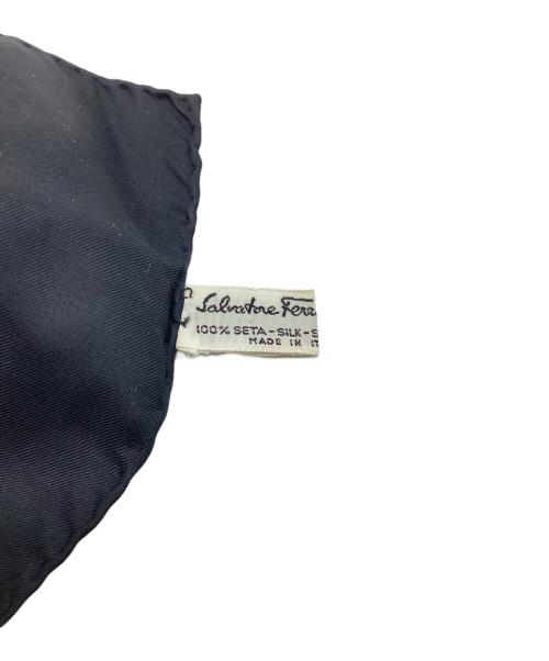 Salvatore Ferragamo（サルヴァトーレ フェラガモ）Salvatore Ferragamo (サルヴァトーレ フェラガモ) スカーフ ブラックの古着・服飾アイテム