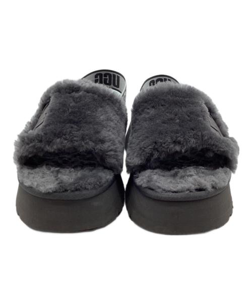 UGG（アグ）UGG (アグ) サンダル グレー サイズ:USA 8の古着・服飾アイテム