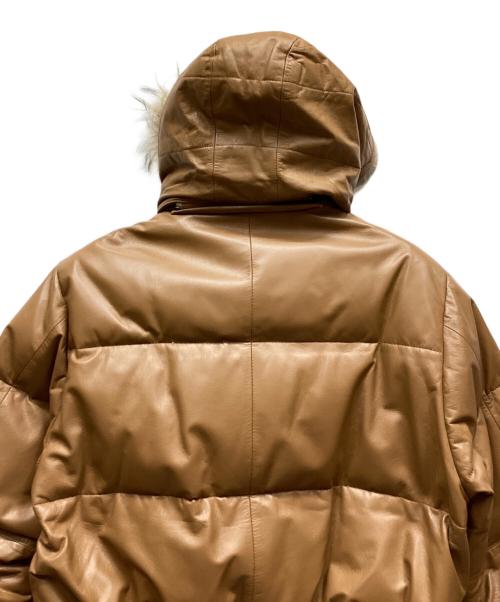 ALEXANDER JULIAN（アレキサンダージュリアン）ALEXANDER JULIAN (アレキサンダージュリアン) ダウンジャケット ライトブラウン サイズ:Lの古着・服飾アイテム