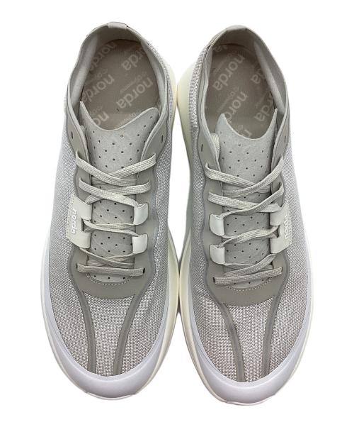 norda（ノルダ）norda (ノルダ) スニーカー ホワイト×グレー サイズ:29.5の古着・服飾アイテム