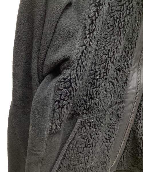 UNIQLO（ユニクロ）UNIQLO (ユニクロ) WHITE MOUNTAINEERING (ホワイトマウンテ二アニング) ボアジャケット ブラック サイズ:XLの古着・服飾アイテム