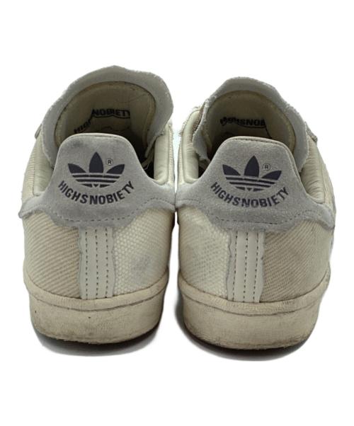 adidas（アディダス）adidas (アディダス) スニーカー ホワイト サイズ:27.5の古着・服飾アイテム