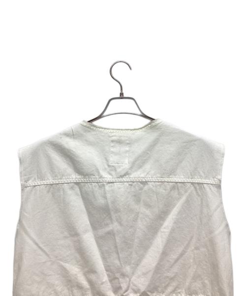 SHENERY（シーナリー）SHENERY (シーナリー) ノーカラーミリタリーベスト ホワイト サイズ:Fの古着・服飾アイテム