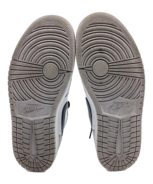 NIKE（ナイキ）NIKE (ナイキ) スニーカー グレー×ホワイト サイズ:27の古着・服飾アイテム
