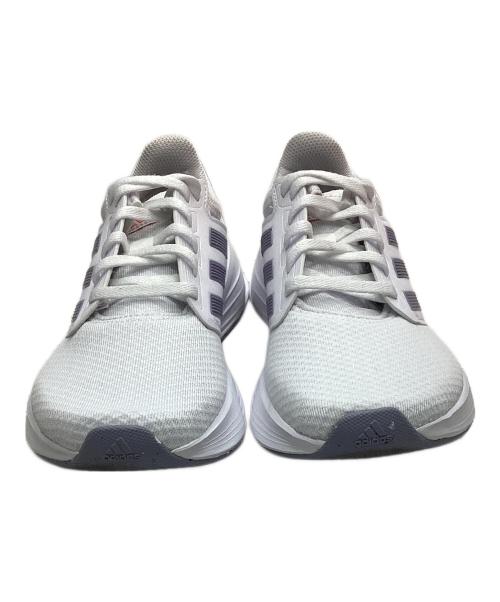 adidas（アディダス）adidas (アディダス) スニーカー ホワイト サイズ:23.5の古着・服飾アイテム