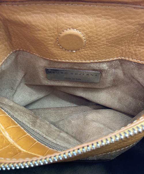 MAURO GOVERNA（マウロゴヴェルナ）MAURO GOVERNA (マウロゴヴェルナ) 型押しハンドバッグ キャメルの古着・服飾アイテム