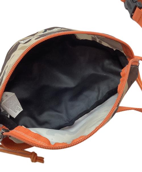 EASTPAK（イーストパック）EASTPAK (イーストパック) ウエストバッグ ベージュ×ブラウンの古着・服飾アイテム