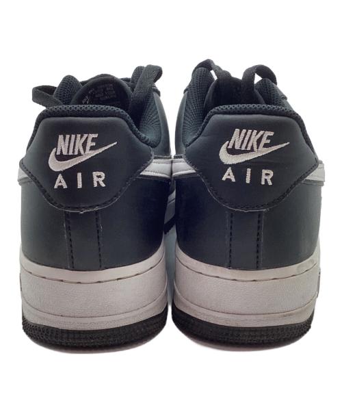 NIKE（ナイキ）NIKE (ナイキ) スニーカー ホワイト×ブラック サイズ:27.5の古着・服飾アイテム
