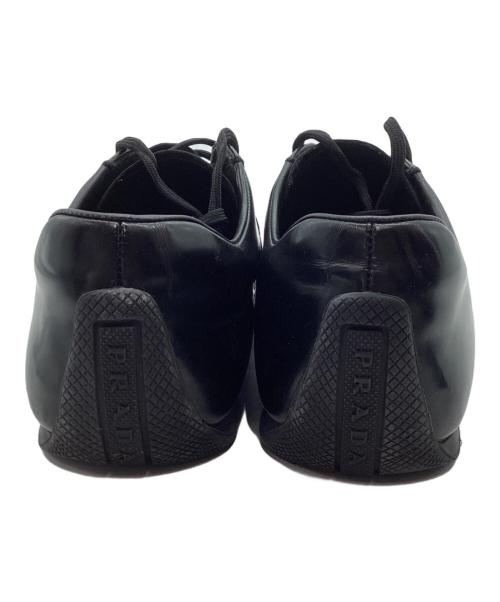 PRADA（プラダ）PRADA (プラダ) パテントレザースニーカー ブラック サイズ:6の古着・服飾アイテム
