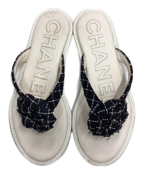 CHANEL（シャネル）CHANEL (シャネル) カメリアトングサンダル ホワイト サイズ:36の古着・服飾アイテム