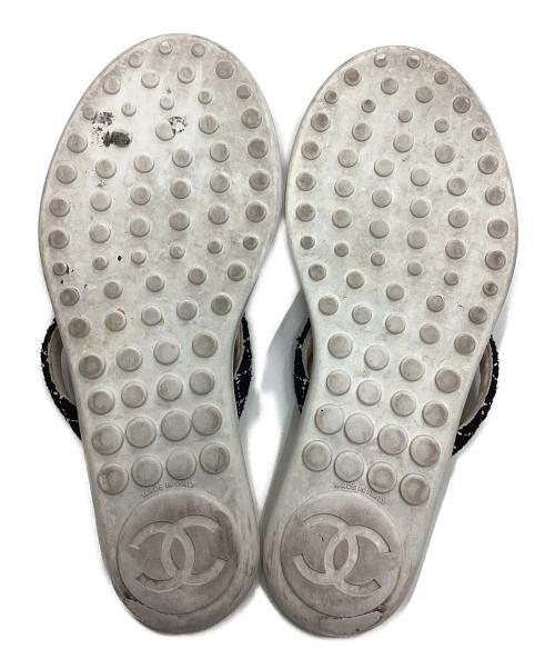 CHANEL（シャネル）CHANEL (シャネル) カメリアトングサンダル ホワイト サイズ:36の古着・服飾アイテム