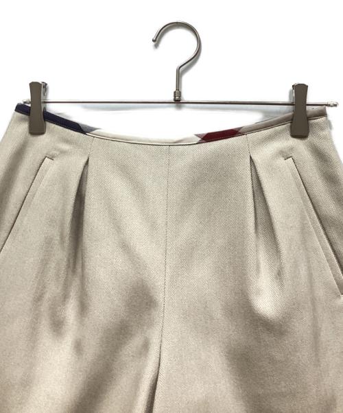 BLUE LABEL CRESTBRIDGE（ブルーレーベルクレストブリッジ）BLUE LABEL CRESTBRIDGE (ブルーレーベルクレストブリッジ) ハーフパンツ ベージュ サイズ:36の古着・服飾アイテム