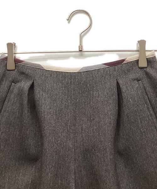 BLUE LABEL CRESTBRIDGE（ブルーレーベルクレストブリッジ）BLUE LABEL CRESTBRIDGE (ブルーレーベルクレストブリッジ) ハーフパンツ グレー サイズ:36の古着・服飾アイテム