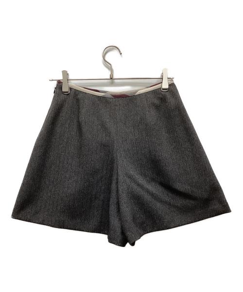 BLUE LABEL CRESTBRIDGE（ブルーレーベルクレストブリッジ）BLUE LABEL CRESTBRIDGE (ブルーレーベルクレストブリッジ) ハーフパンツ グレー サイズ:36の古着・服飾アイテム