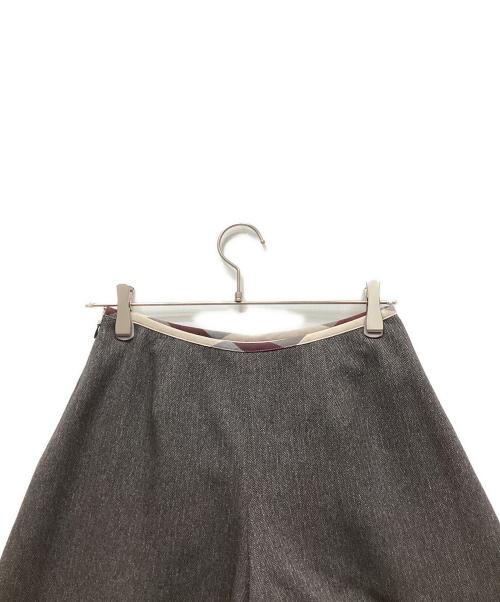 BLUE LABEL CRESTBRIDGE（ブルーレーベルクレストブリッジ）BLUE LABEL CRESTBRIDGE (ブルーレーベルクレストブリッジ) ハーフパンツ グレー サイズ:36の古着・服飾アイテム