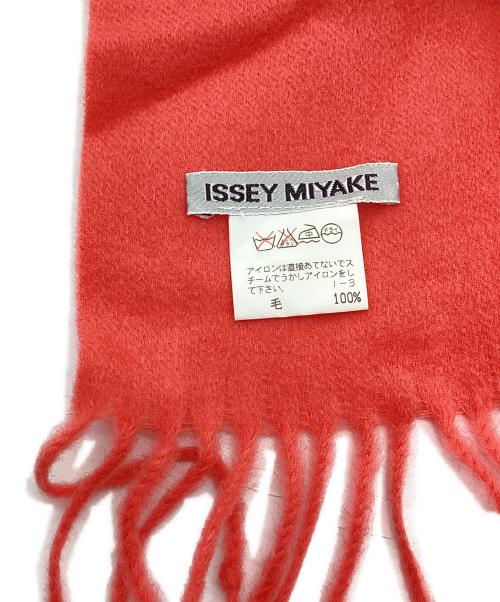 ISSEY MIYAKE（イッセイミヤケ）ISSEY MIYAKE (イッセイミヤケ) マフラー ピンクの古着・服飾アイテム