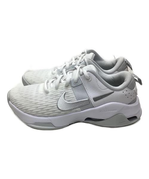 NIKE（ナイキ）NIKE (ナイキ) スニーカー ホワイト×グレー サイズ:23.5の古着・服飾アイテム