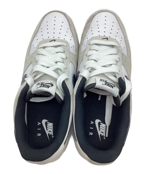 NIKE（ナイキ）NIKE (ナイキ) スニーカー ホワイト×ベージュ サイズ:28の古着・服飾アイテム