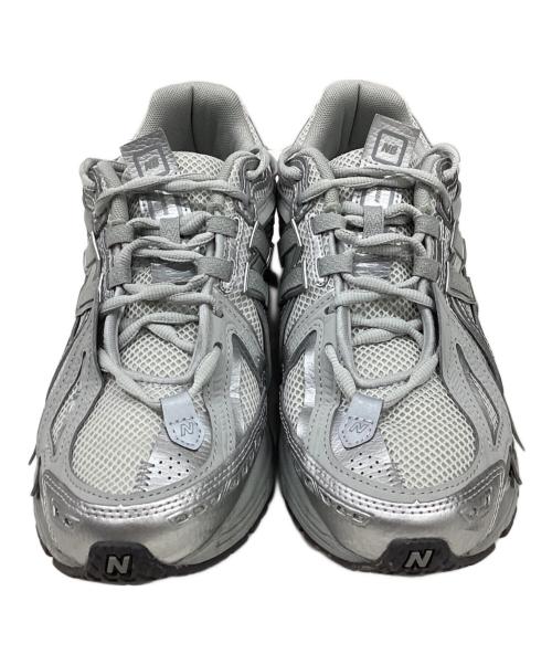 NEW BALANCE（ニューバランス）NEW BALANCE (ニューバランス) スニーカー グレー×シルバー サイズ:27の古着・服飾アイテム
