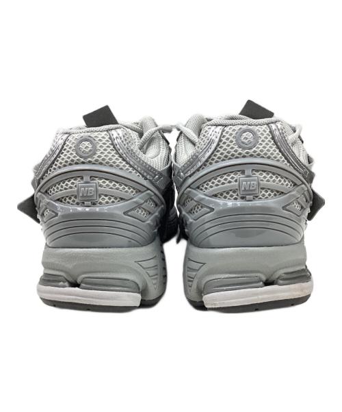 NEW BALANCE（ニューバランス）NEW BALANCE (ニューバランス) スニーカー グレー×シルバー サイズ:27の古着・服飾アイテム