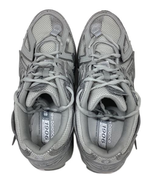 NEW BALANCE（ニューバランス）NEW BALANCE (ニューバランス) スニーカー グレー×シルバー サイズ:27の古着・服飾アイテム