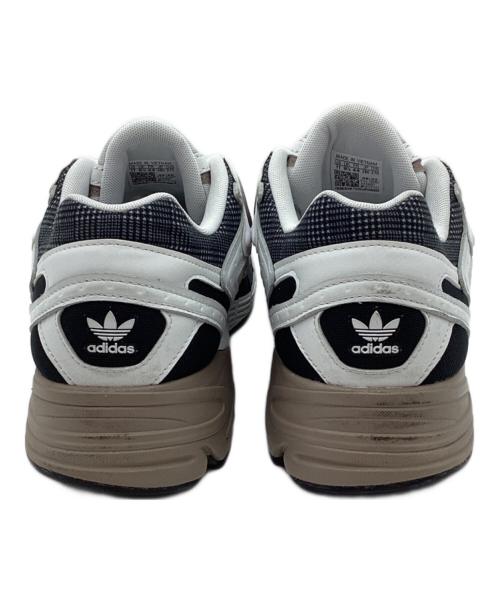adidas（アディダス）adidas (アディダス) スニーカー ホワイト×ベージュ サイズ:28の古着・服飾アイテム