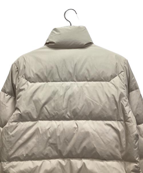 adidas（アディダス）adidas (アディダス) ダウンジャケット ベージュ サイズ:M 未使用品の古着・服飾アイテム