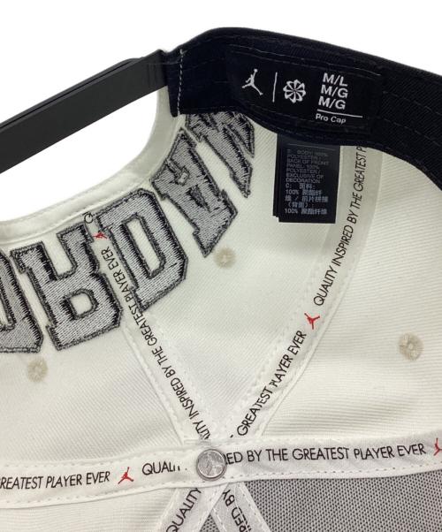 JORDAN（ジョーダン）JORDAN (ジョーダン) キャップ ホワイト×ブラック 未使用品の古着・服飾アイテム