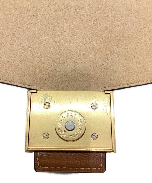 Kate Spade（ケイトスペード）Kate Spade (ケイトスペード) ケイティ テクスチャー ドレザー コンバーチブル サドルバッグ ブラウンの古着・服飾アイテム