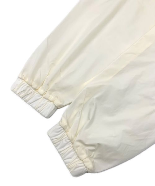 DUVETICA（デュベティカ）DUVETICA (デュベティカ) brusson ナイロンショートパーカー アイボリー サイズ:50の古着・服飾アイテム